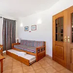 Camoes 13f, Com Piscina شقة