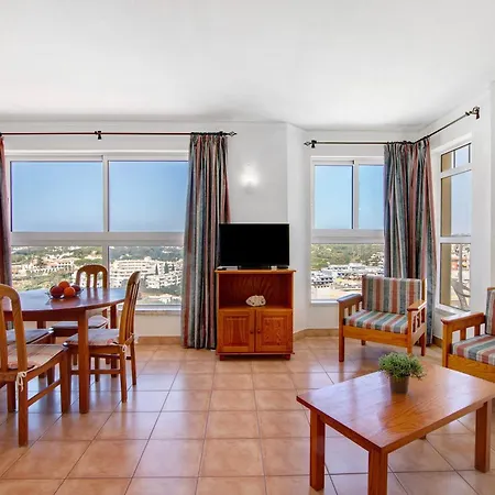 Camoes 13f, Com Piscina Apartament *