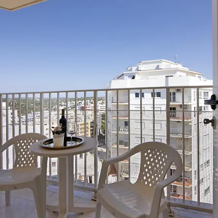 Camoes 13F, Com Piscina Appartement